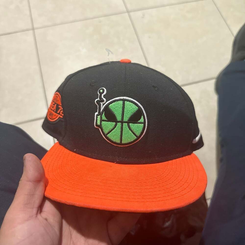 Nike Area 72 Alien Basketball Snapback Hat, Orange & Black, One Size